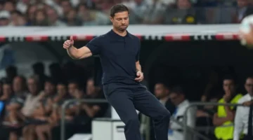 اتفاق سري يمهد طريق عودة تشابي ألونسو إلى تدريب فريق ليفربول الإنجليزي